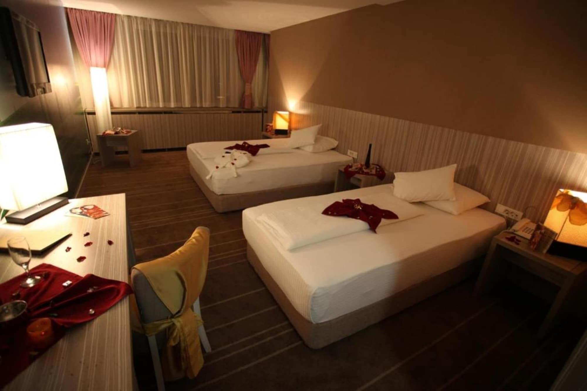 Hollywood Hotel Ilidža Bagian luar foto