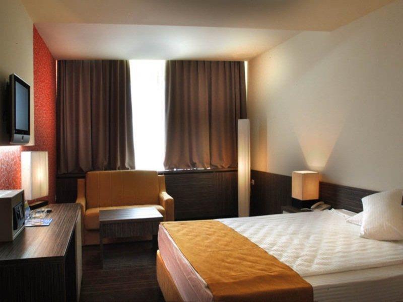 Hollywood Hotel Ilidža Ruang foto