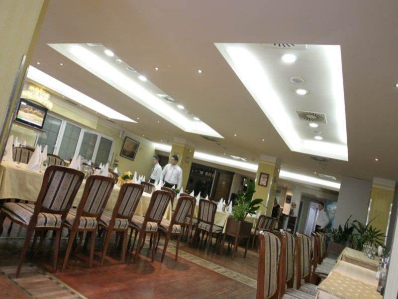 Hollywood Hotel Ilidža Bagian luar foto