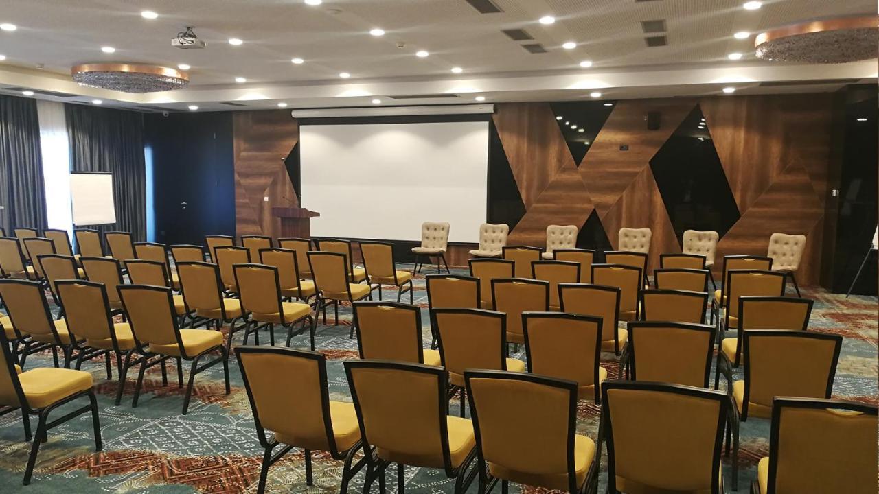Hollywood Hotel Ilidža Bagian luar foto