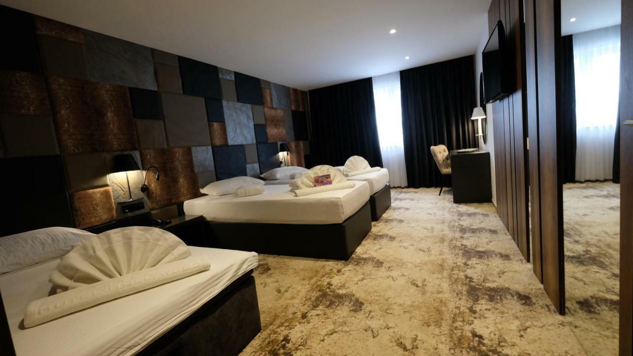 Hollywood Hotel Ilidža Bagian luar foto